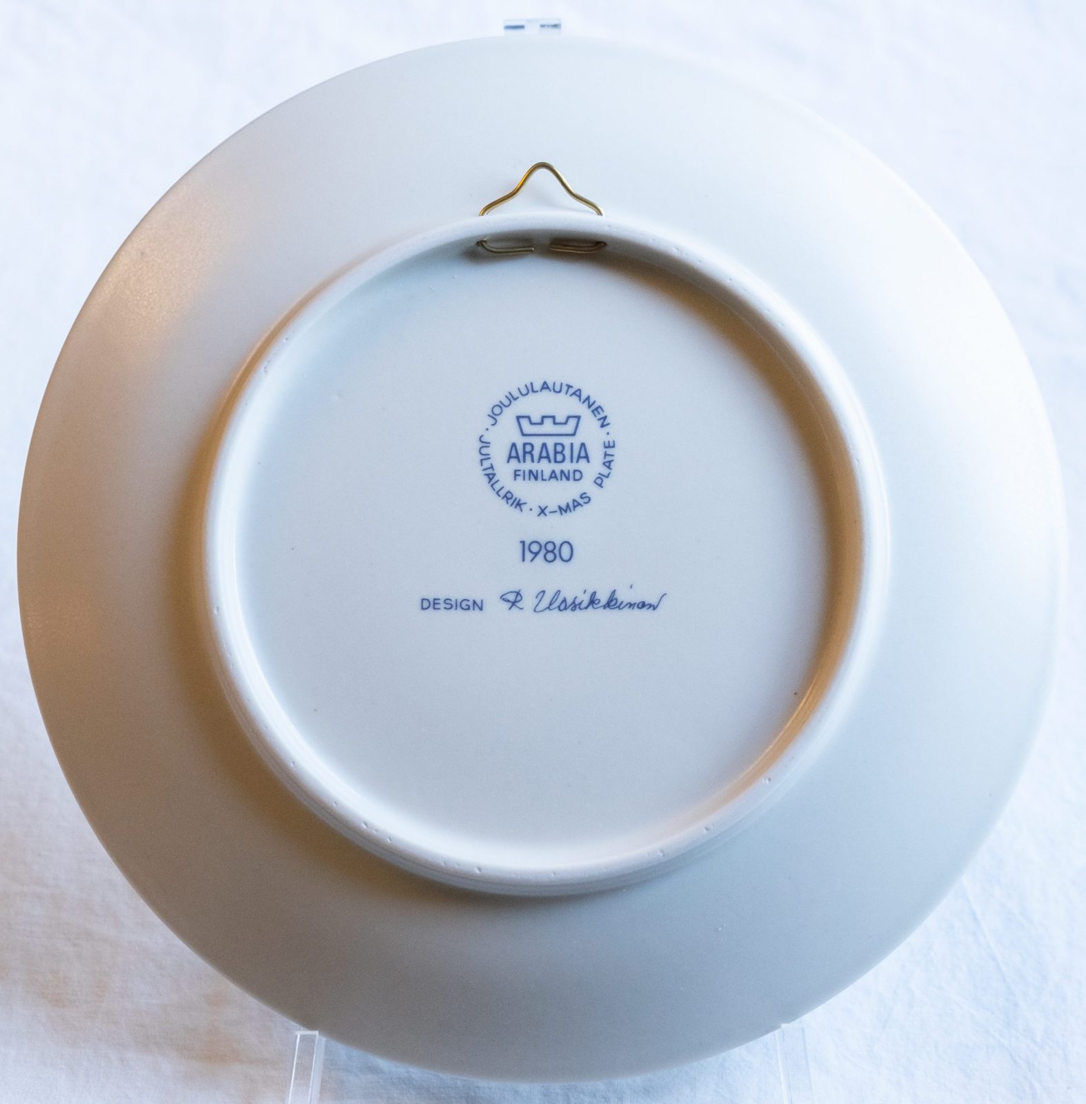 ARABIA, Finland - Annual Christmas Plate 1980 - No. 3 in Series - Raija Uosikkinen - Ltd. ed. ARABIA, Finland - Annual Christmas Plate 1980 - No. 3 in Series - Raija Uosikkinen - Ltd. ed. - Image 2