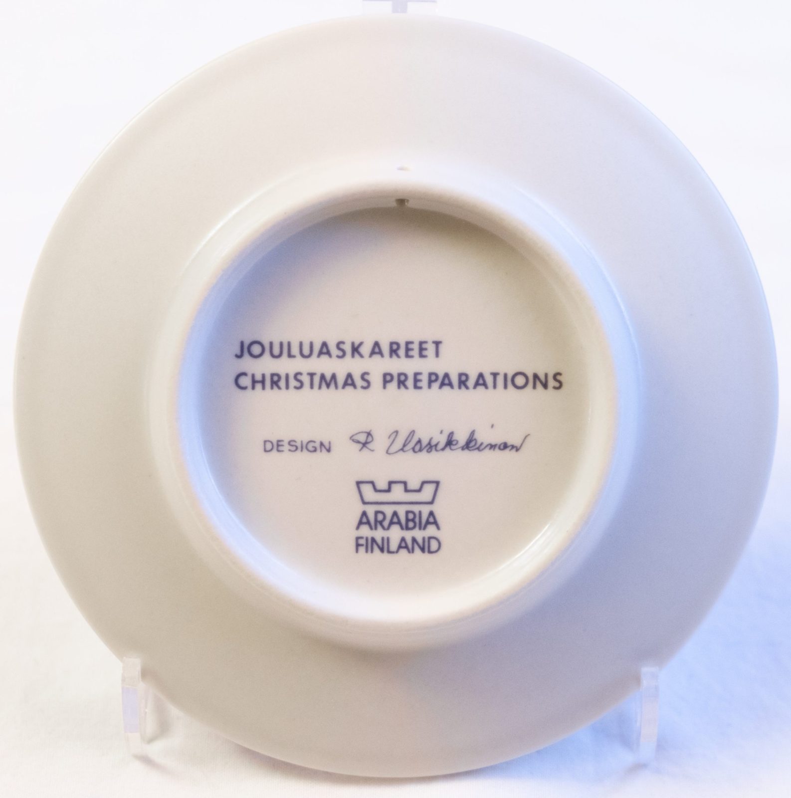 Arabia, Finland - Annual Christmas MINI Plate Series - Christmas Preparations / Jouluaskareet - Design Raija Uosikkinen Arabia, Finland - Annual Christmas MINI Plate Series - Christmas Preparations / Jouluaskareet - Design Raija Uosikkinen - Image 2